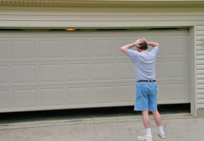 Common Garage Door Problems and How to Find Out the Professionals? - The Washington Note